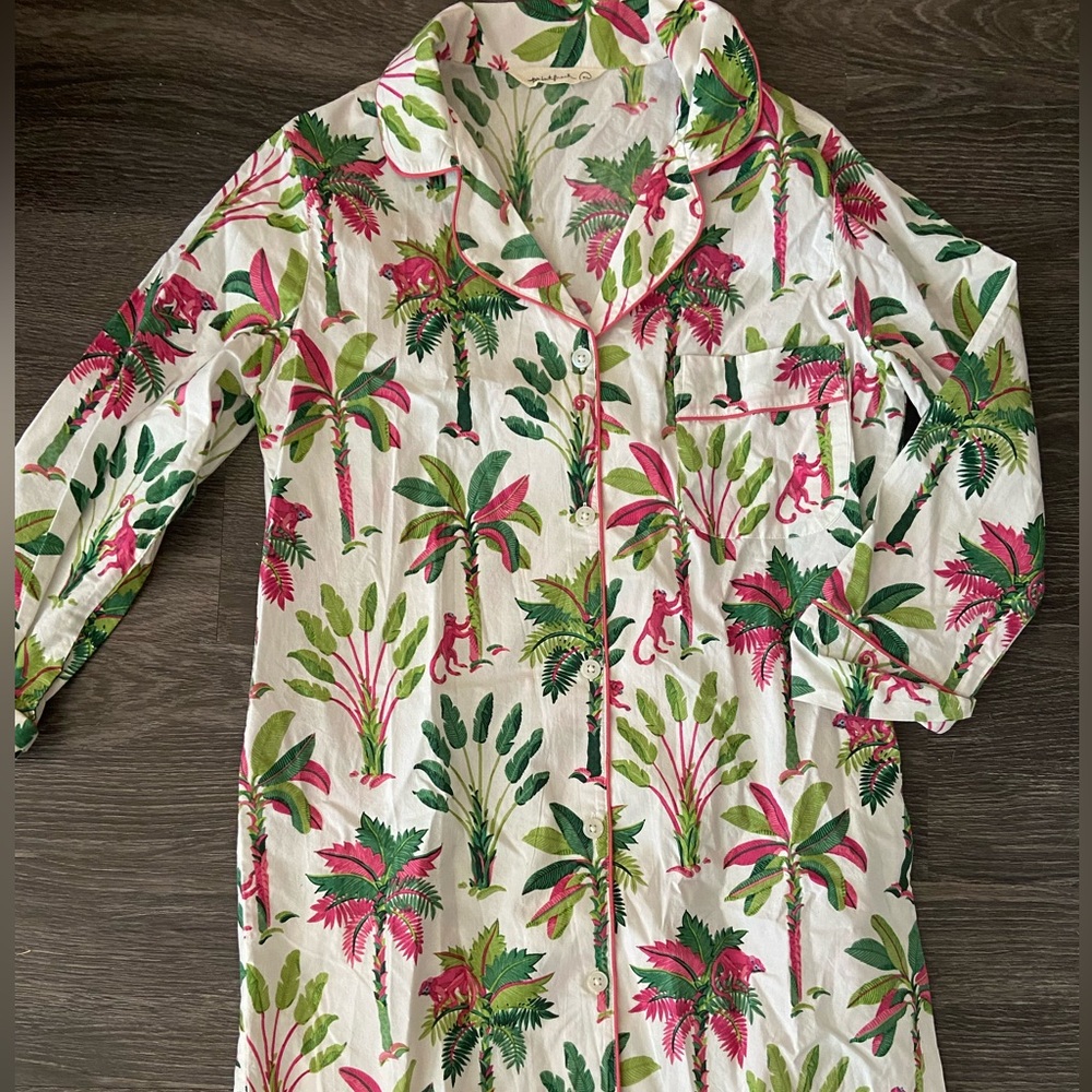 Printfresh night shirt never worn pink green monkey palm xs